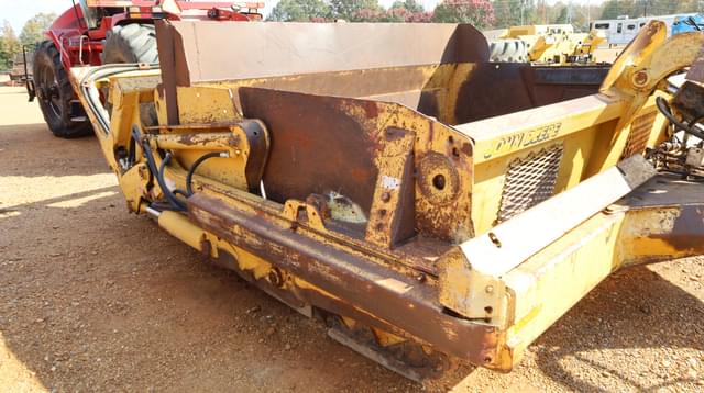 Image of John Deere 1812C equipment image 2