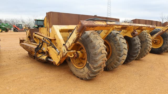 Image of John Deere 1812C equipment image 3