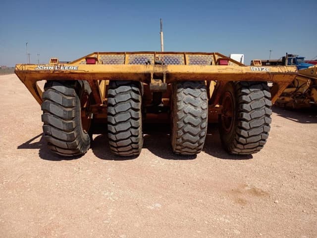 Image of John Deere 1812C equipment image 2