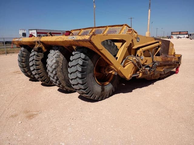 Image of John Deere 1812C equipment image 3