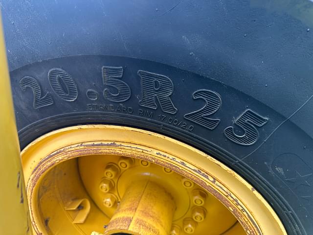 Image of John Deere 1812C equipment image 4