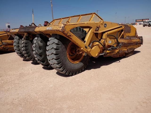 Image of John Deere 1812C equipment image 3