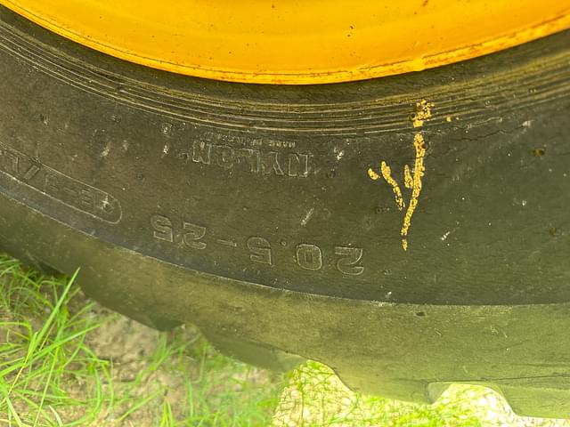 Image of John Deere 1812C equipment image 4