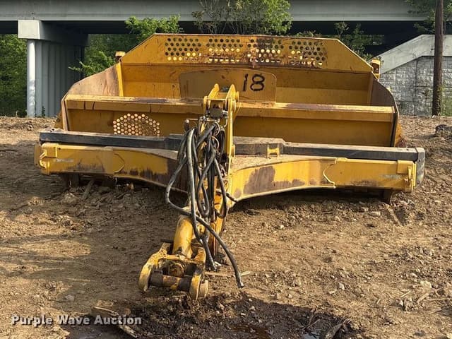 Image of John Deere 1812C equipment image 1
