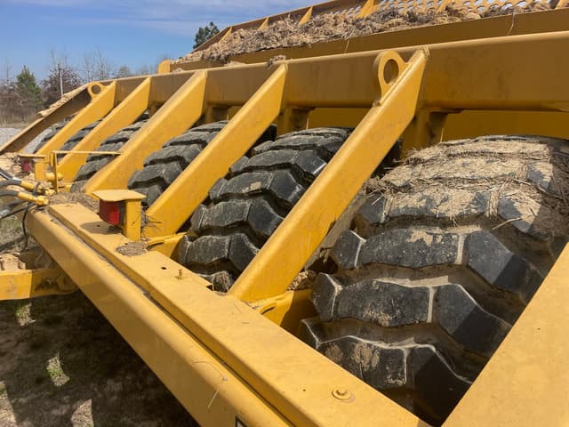 Image of John Deere 1814C equipment image 4