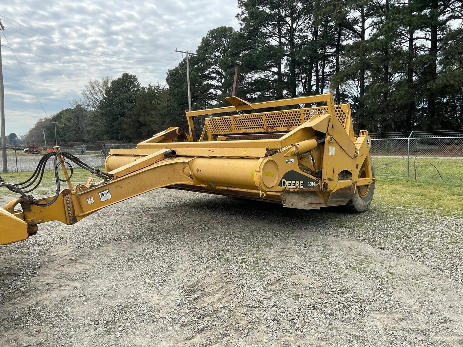 John Deere 1814E Equipment Image0