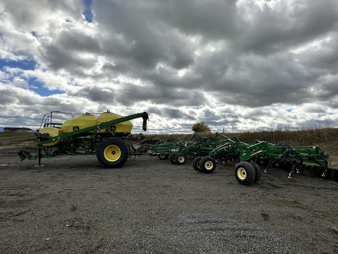 Image of John Deere 1830 Primary image