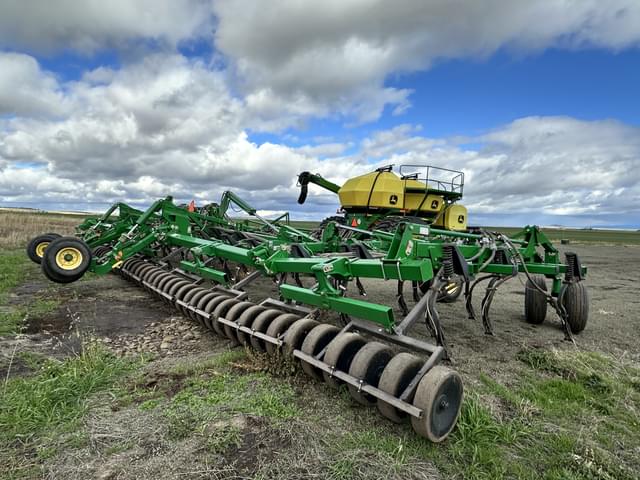 Image of John Deere 1830 equipment image 2