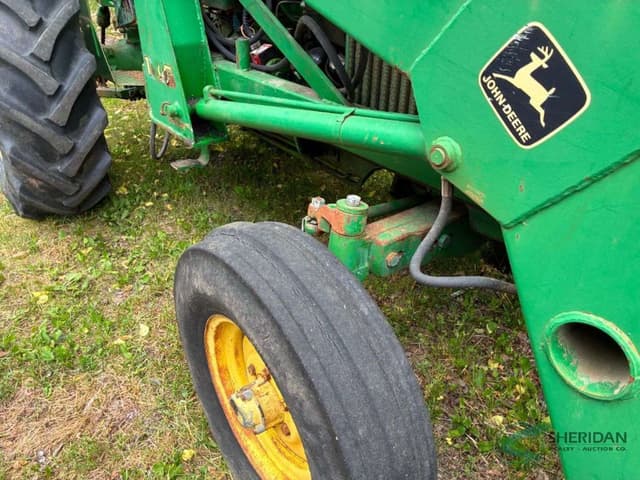 Image of John Deere 1830 equipment image 3