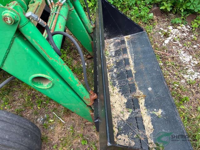 Image of John Deere 1830 equipment image 1