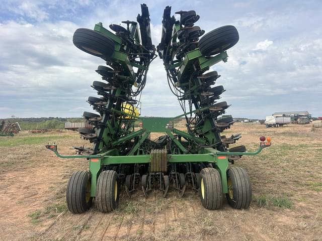 Image of John Deere 1850 equipment image 3