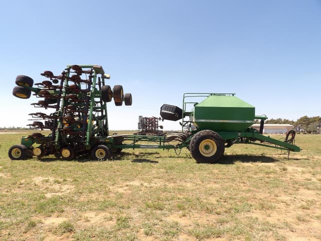 Image of John Deere 1850 equipment image 1