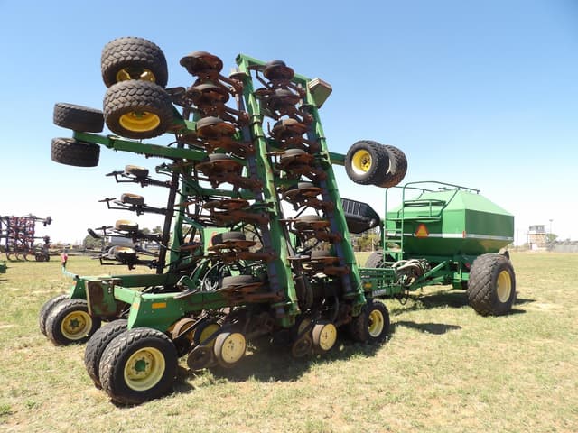 Image of John Deere 1850 equipment image 2