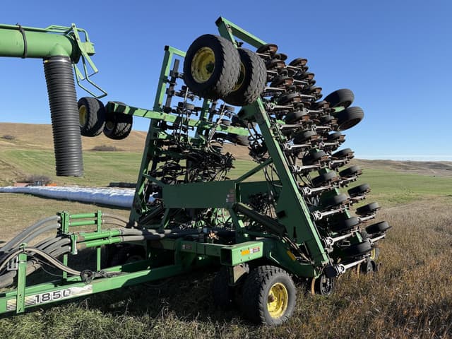 Image of John Deere 1850 equipment image 4