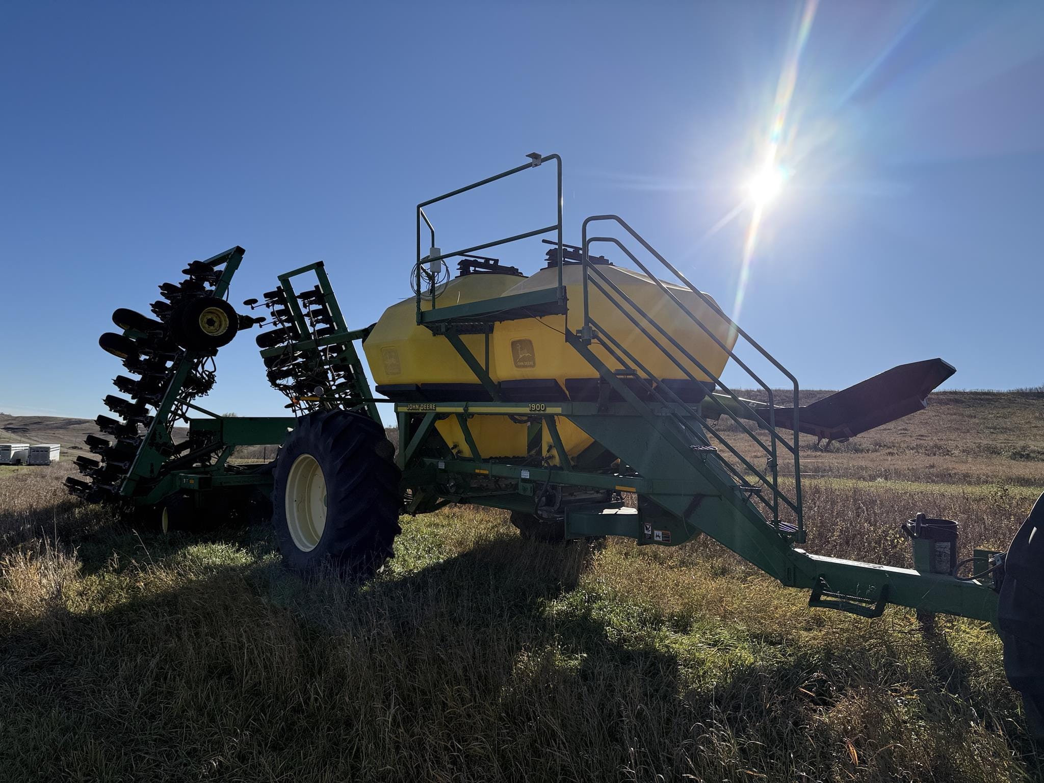 John Deere 1850 Equipment Image0