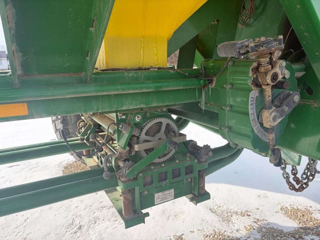 Image of John Deere 1850 equipment image 4