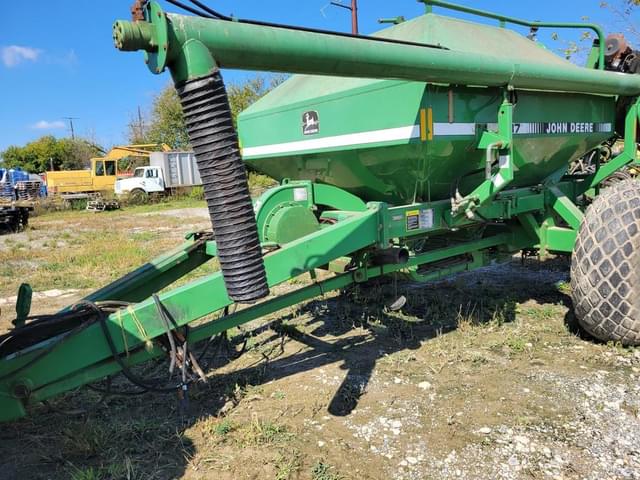 Image of John Deere 1850 equipment image 1