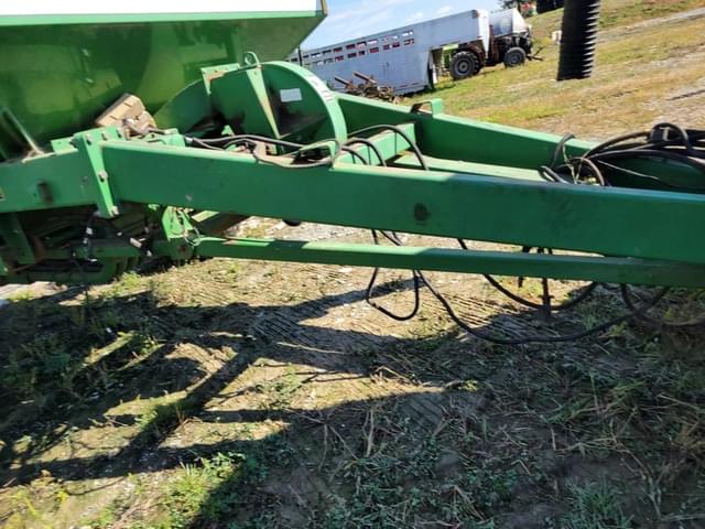 Image of John Deere 1850 equipment image 3