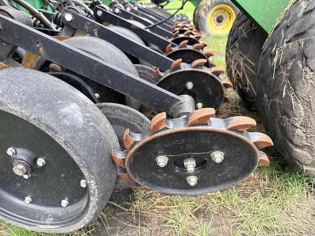 Image of John Deere 1850 equipment image 4