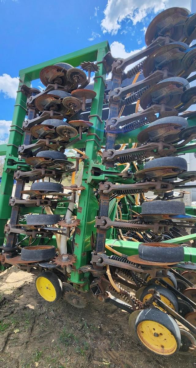 Image of John Deere 1850 equipment image 4