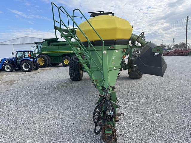 Image of John Deere 1850 equipment image 2