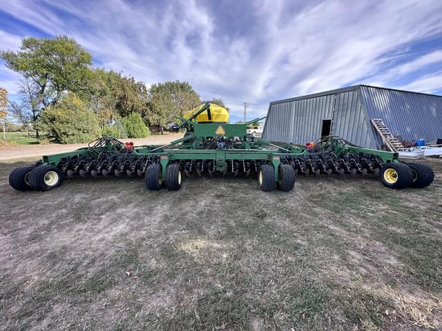 Image of John Deere 1850 equipment image 4