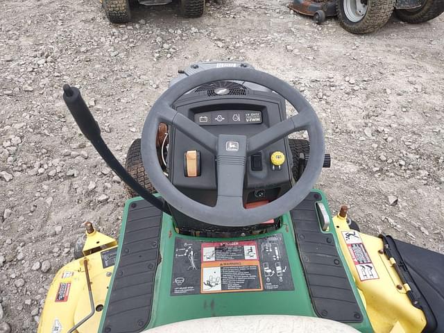 Image of John Deere LX188 equipment image 4