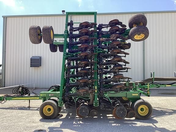 Image of John Deere 1890 equipment image 1