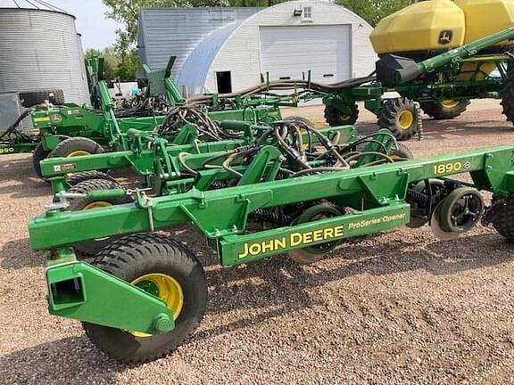 Image of John Deere 1890 equipment image 3