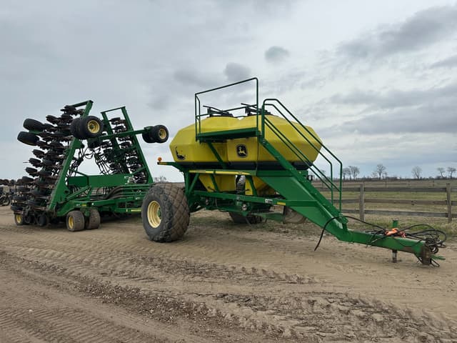 Image of John Deere 1890 equipment image 1