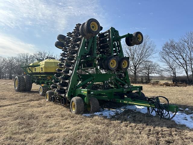 Image of John Deere 1890 equipment image 1