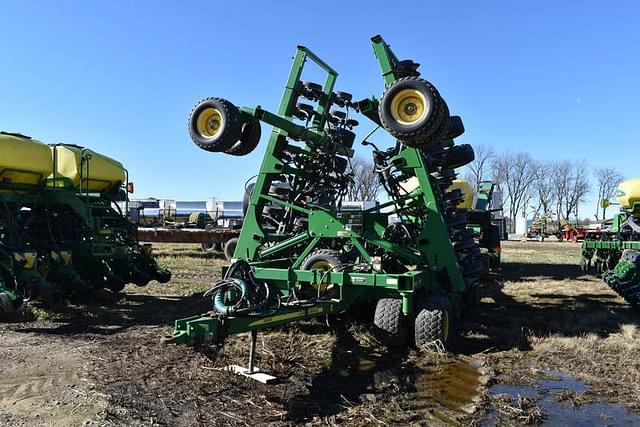 Image of John Deere 1890 equipment image 2