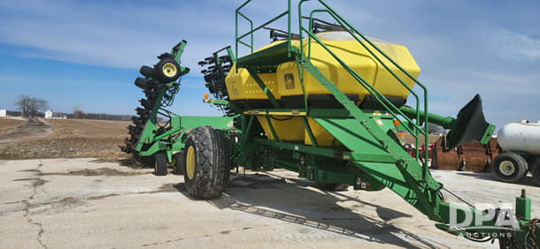 Image of John Deere 1890 equipment image 1