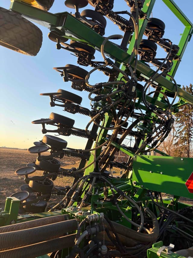 Image of John Deere 1890 equipment image 3