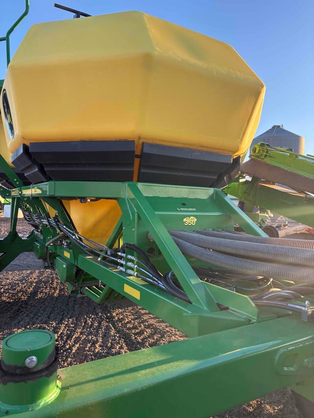 Image of John Deere 1890 equipment image 1