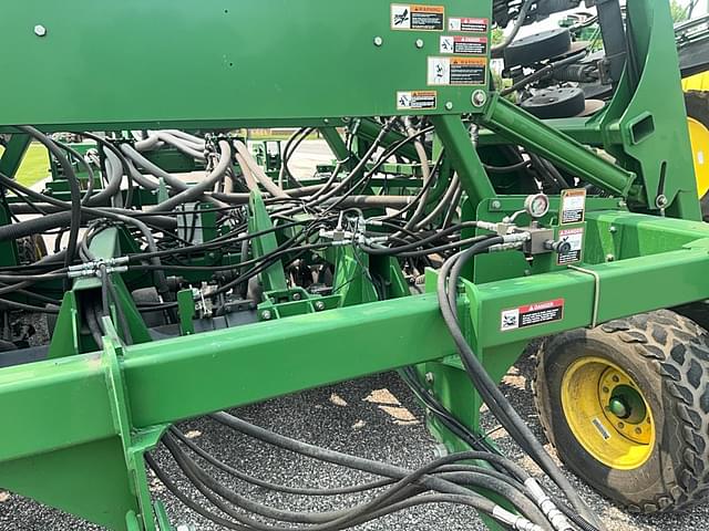 Image of John Deere 1890 equipment image 4
