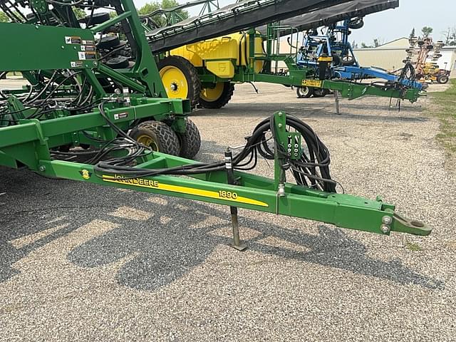 Image of John Deere 1890 equipment image 3