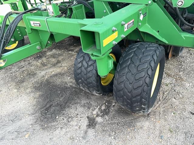 Image of John Deere 1890 equipment image 2