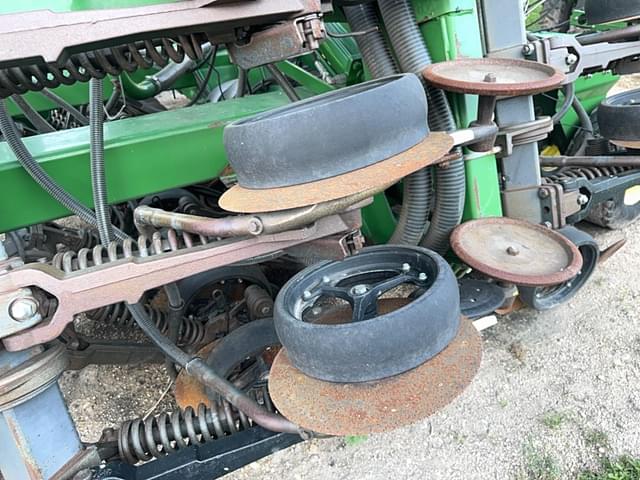 Image of John Deere 1890 equipment image 3