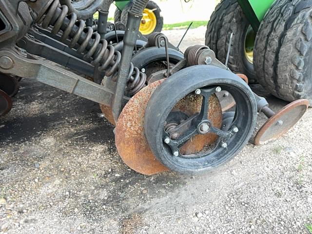 Image of John Deere 1890 equipment image 4