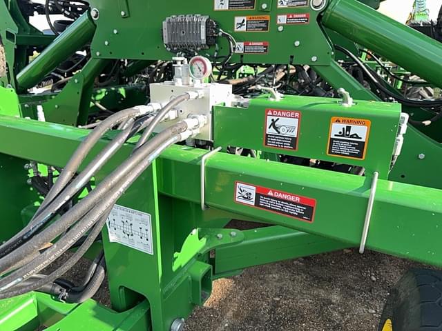 Image of John Deere 1890 equipment image 3