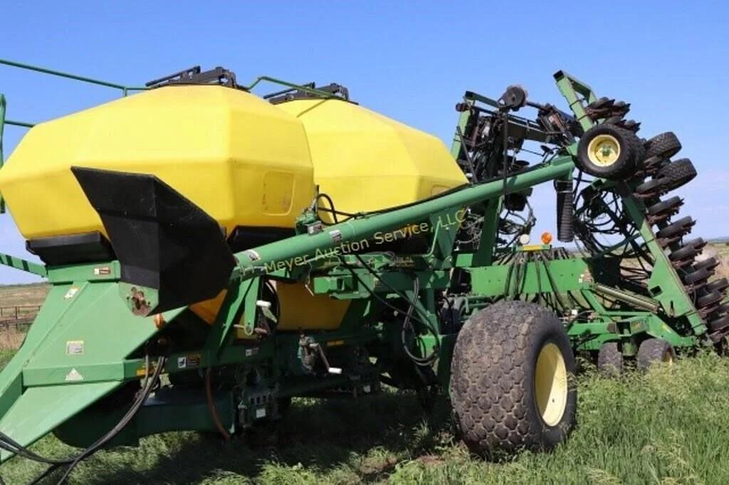 Image of John Deere 1850 Primary image