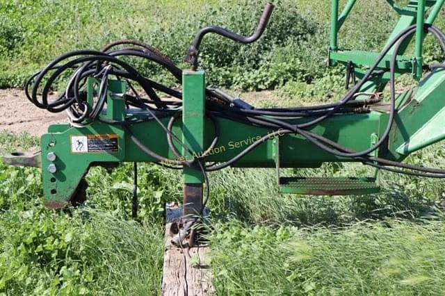 Image of John Deere 1850 equipment image 3