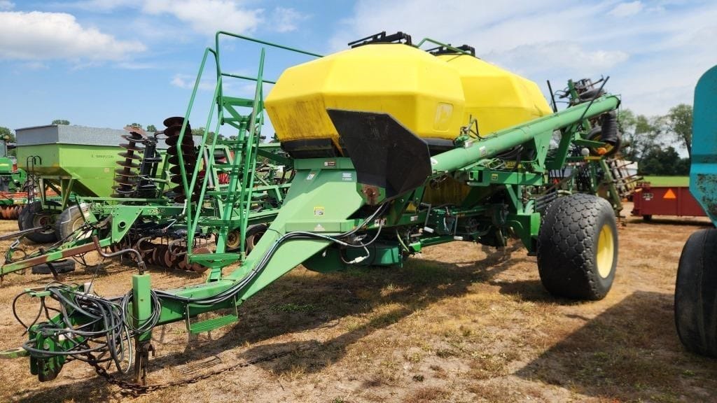 John Deere 1900 Equipment Image0