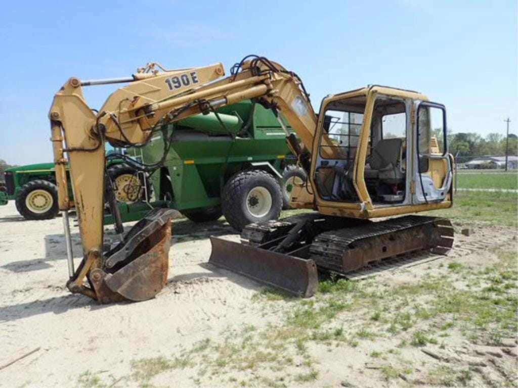 John Deere 190E Equipment Image0