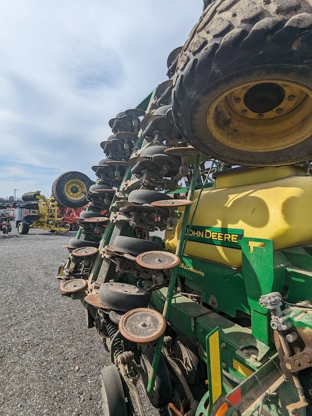 Image of John Deere 1990 equipment image 3