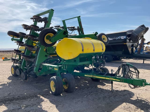 Image of John Deere 1990 equipment image 1