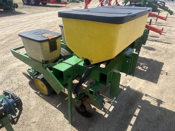 John Deere Undetermined Equipment Image0