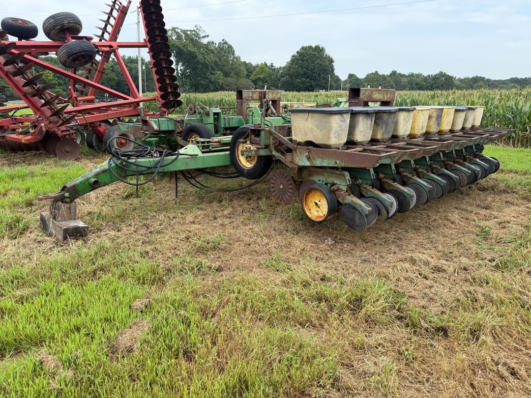 Image of John Deere 530 Primary image