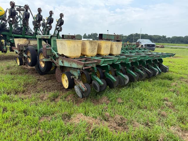 Image of John Deere 530 equipment image 2